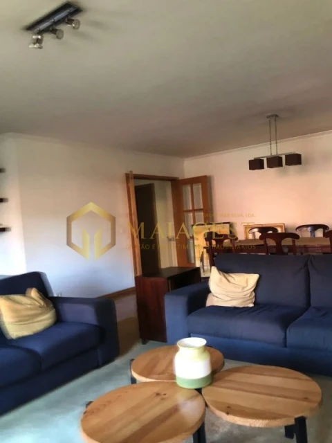 Apartamento T3 para Arrendamento em Aldoar, Foz do Douro e Nevogilde
