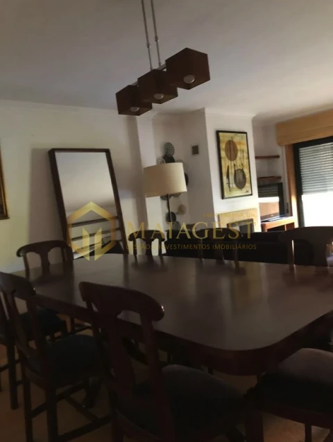 Apartamento T3 para Arrendamento em Aldoar, Foz do Douro e Nevogilde
