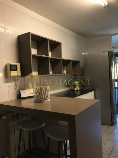 Apartamento T3 para Arrendamento em Aldoar, Foz do Douro e Nevogilde