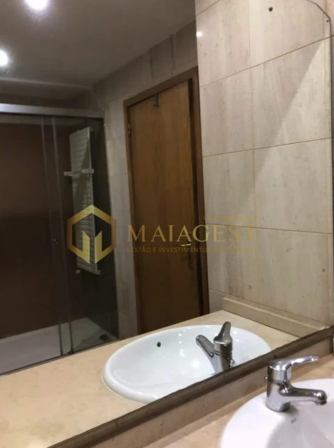Apartamento T3 para Arrendamento em Aldoar, Foz do Douro e Nevogilde