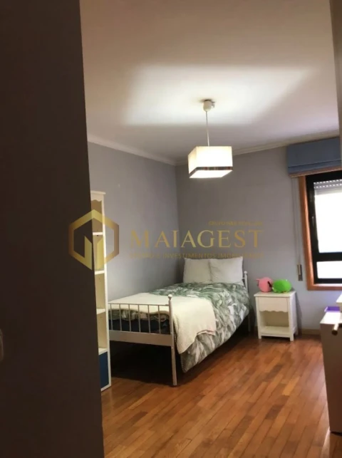 Apartamento T3 para Arrendamento em Aldoar, Foz do Douro e Nevogilde