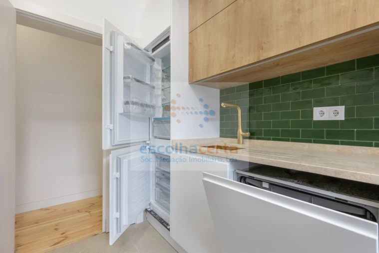 Apartamento T4 para Venda em Santo António Foto 24