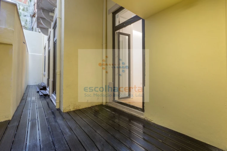 Apartamento T4 para Venda em Santo António Foto 28