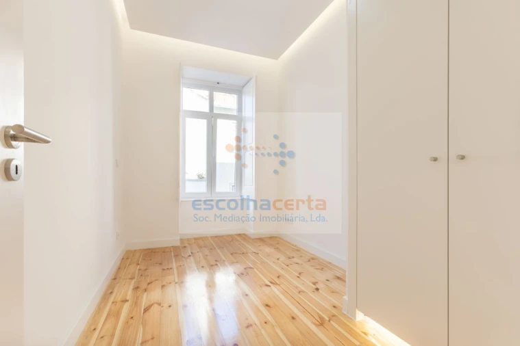 Apartamento T4 para Venda em Santo António Foto 9