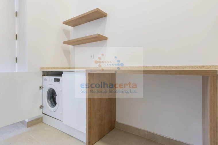 Apartamento T4 para Venda em Santo António Foto 26