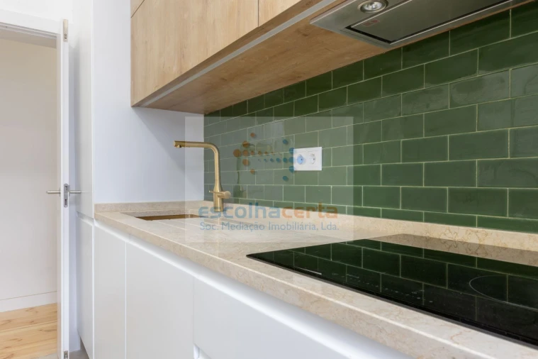 Apartamento T4 para Venda em Santo António Foto 1