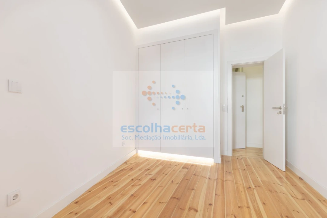 Apartamento T4 para Venda em Santo António Foto 4