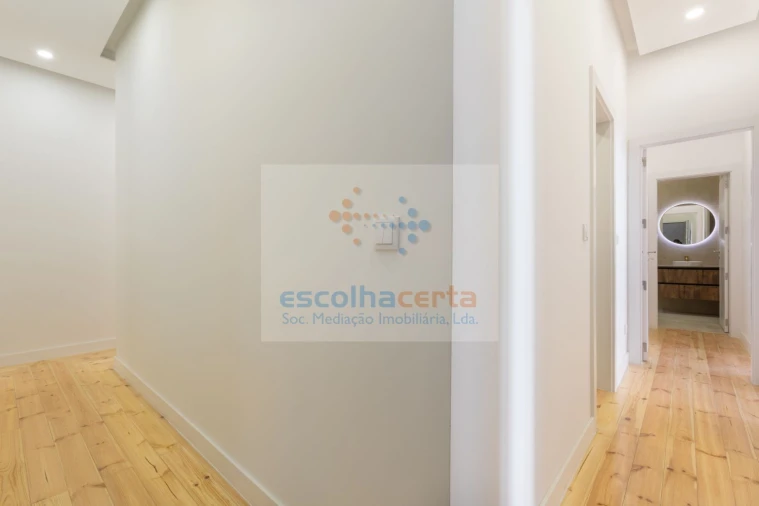 Apartamento T4 para Venda em Santo António Foto 15