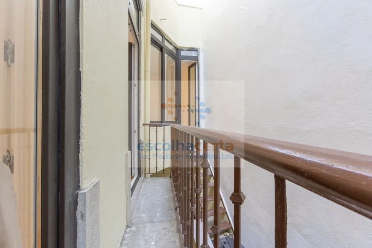 Apartamento T4 para Venda em Santo António Foto 29