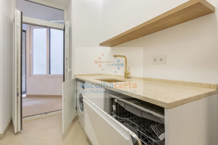Apartamento T4 para Venda em Santo António Foto 24