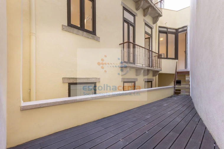 Apartamento T4 para Venda em Santo António Foto 30