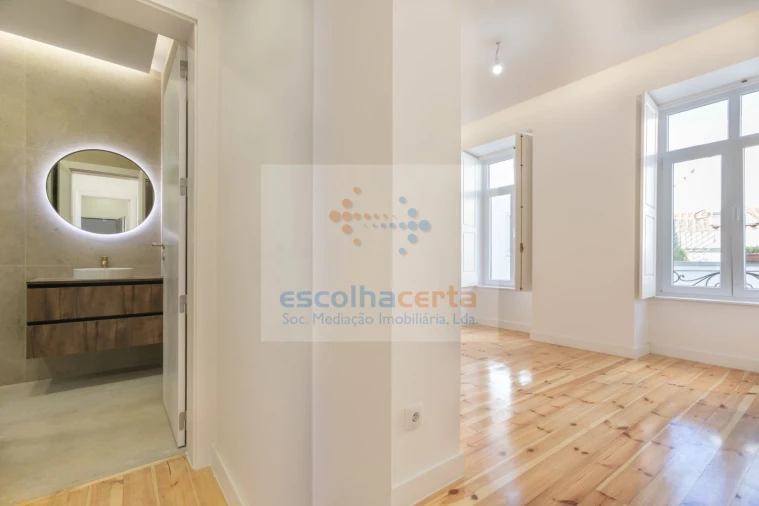 Apartamento T4 para Venda em Santo António Foto 21