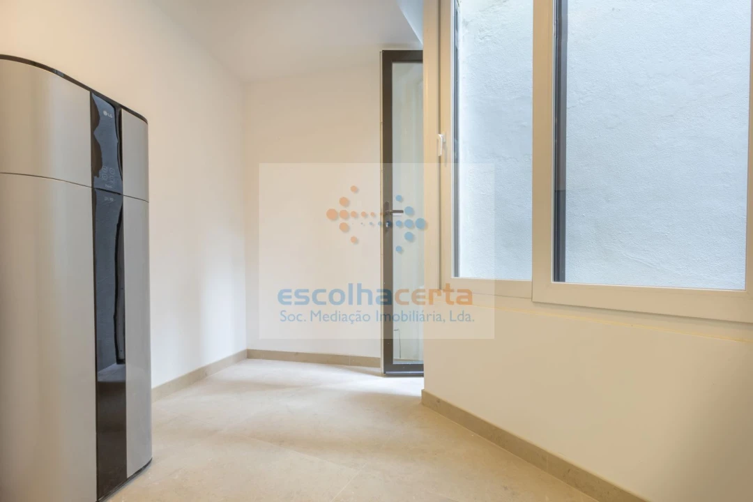 Apartamento T4 para Venda em Santo António Foto 27