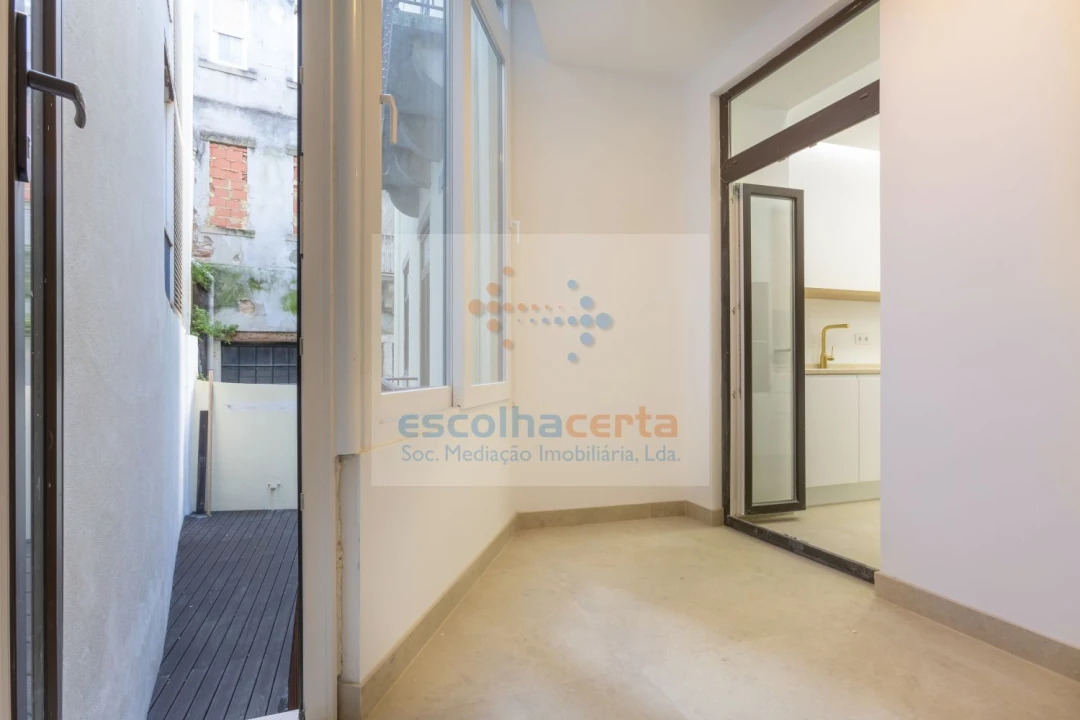 Apartamento T4 para Venda em Santo António Foto 28