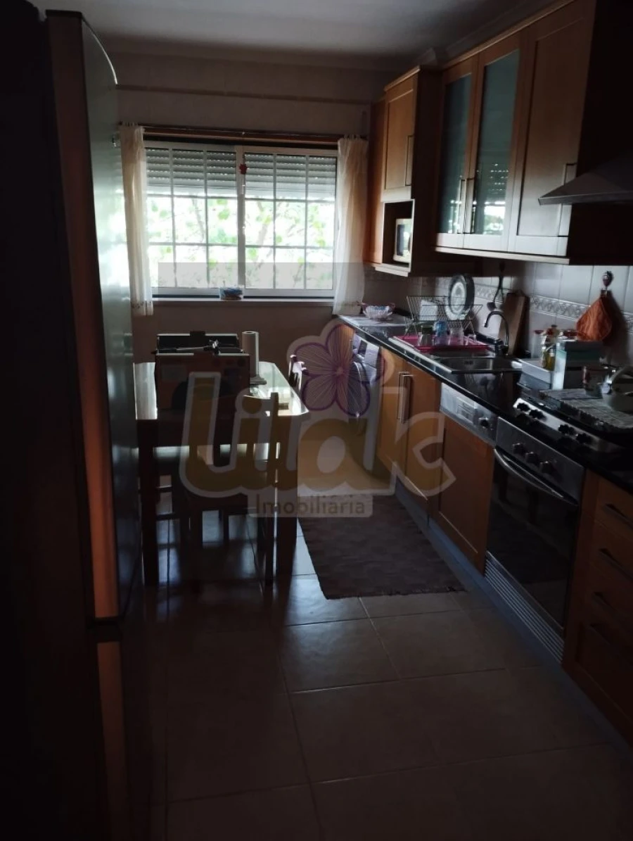 Loja para Venda em Almeirim Foto 14