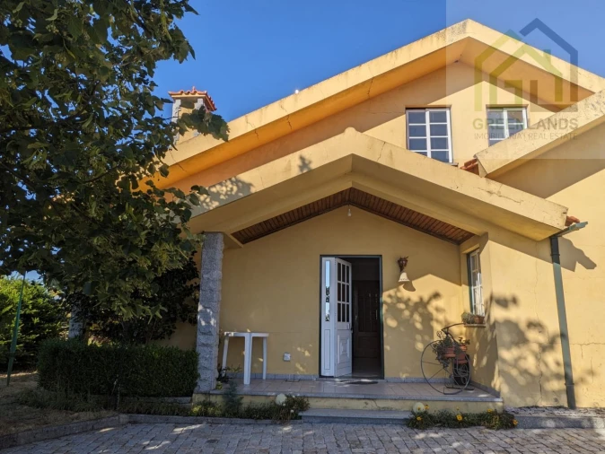 Moradia T5 para Venda em Seia, São Romão e Lapa dos Dinheiros Foto 9