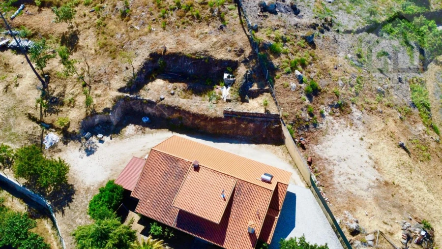 Moradia T5 para Venda em Seia, São Romão e Lapa dos Dinheiros Foto 35