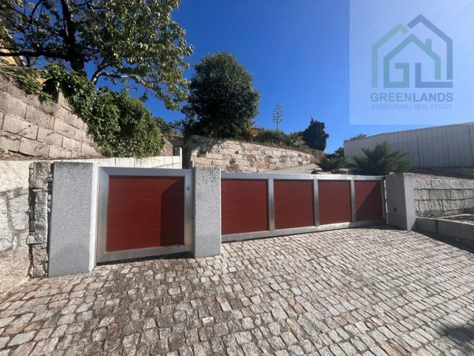 Moradia T5 para Venda em Seia, São Romão e Lapa dos Dinheiros Foto 3