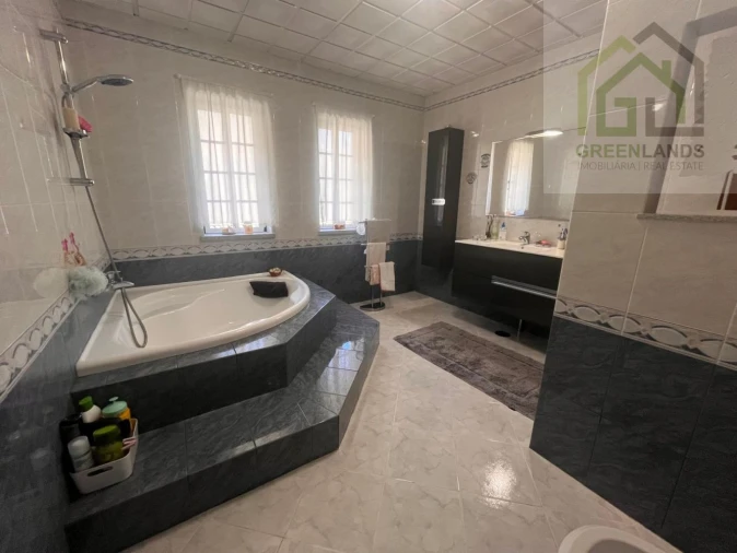 Moradia T5 para Venda em Seia, São Romão e Lapa dos Dinheiros Foto 27