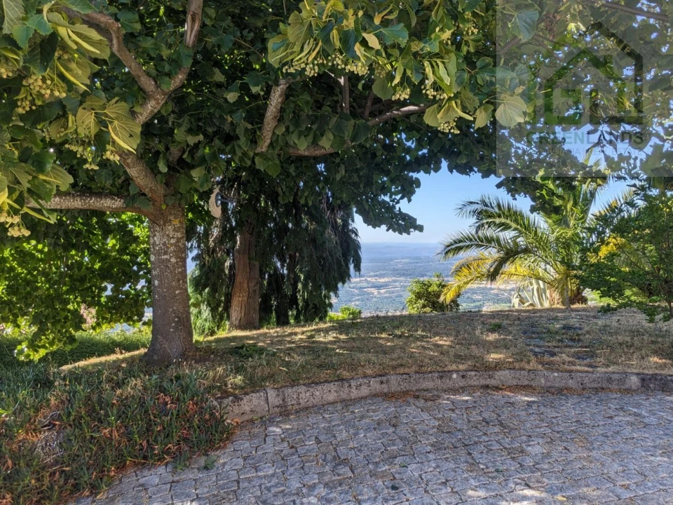 Moradia T5 para Venda em Seia, São Romão e Lapa dos Dinheiros Foto 10