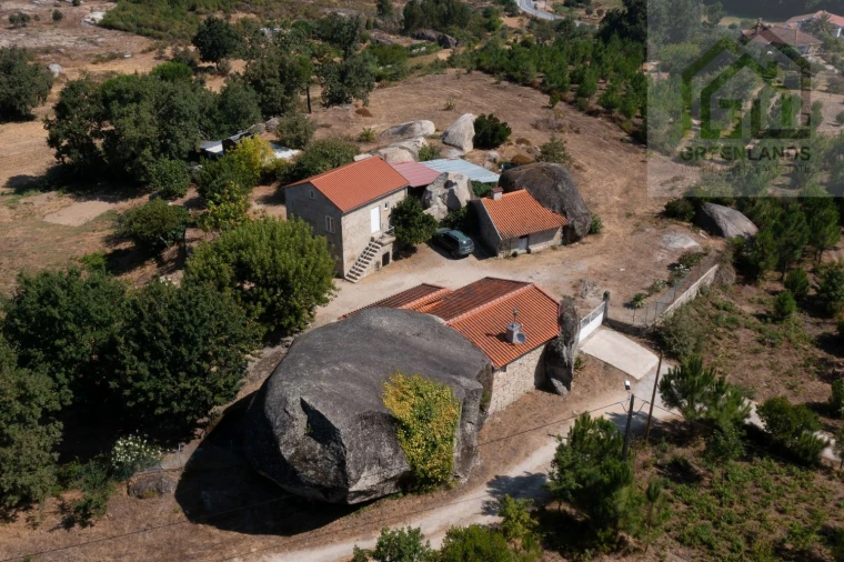 Quinta T2 para Venda em Lagos da Beira e Lajeosa Foto 1