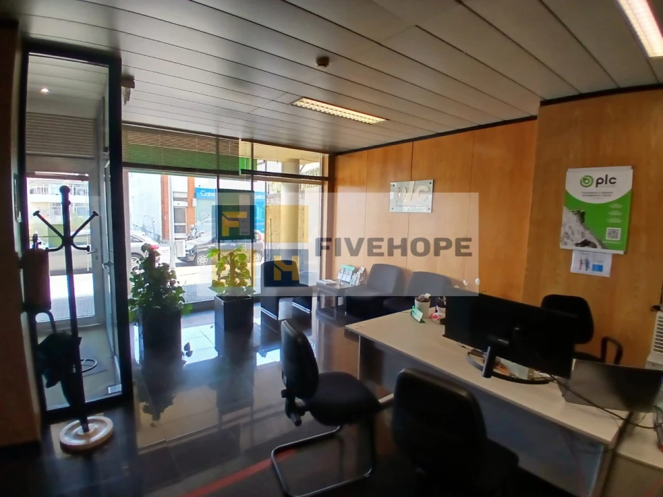 Loja para Venda em Gondomar (São Cosme), Valbom e Jovim Foto 4