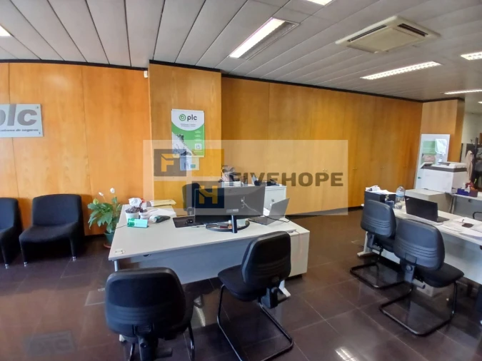 Loja para Venda em Gondomar (São Cosme), Valbom e Jovim Foto 5