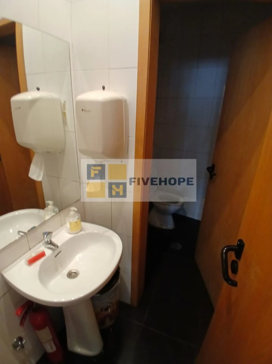 Loja para Venda em Gondomar (São Cosme), Valbom e Jovim Foto 9