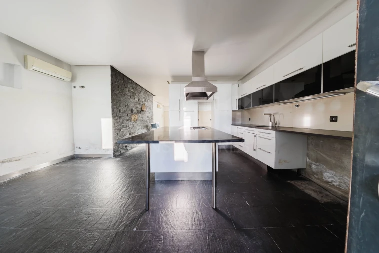 Moradia T4 para Venda em Atouguia da Baleia Foto 9