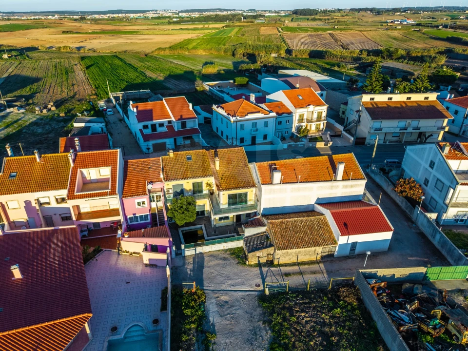 Moradia T4 para Venda em Atouguia da Baleia Foto 8