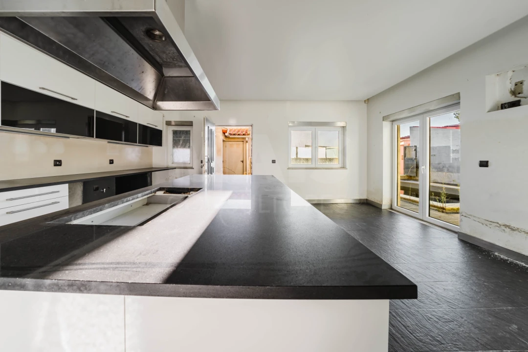 Moradia T4 para Venda em Atouguia da Baleia Foto 12