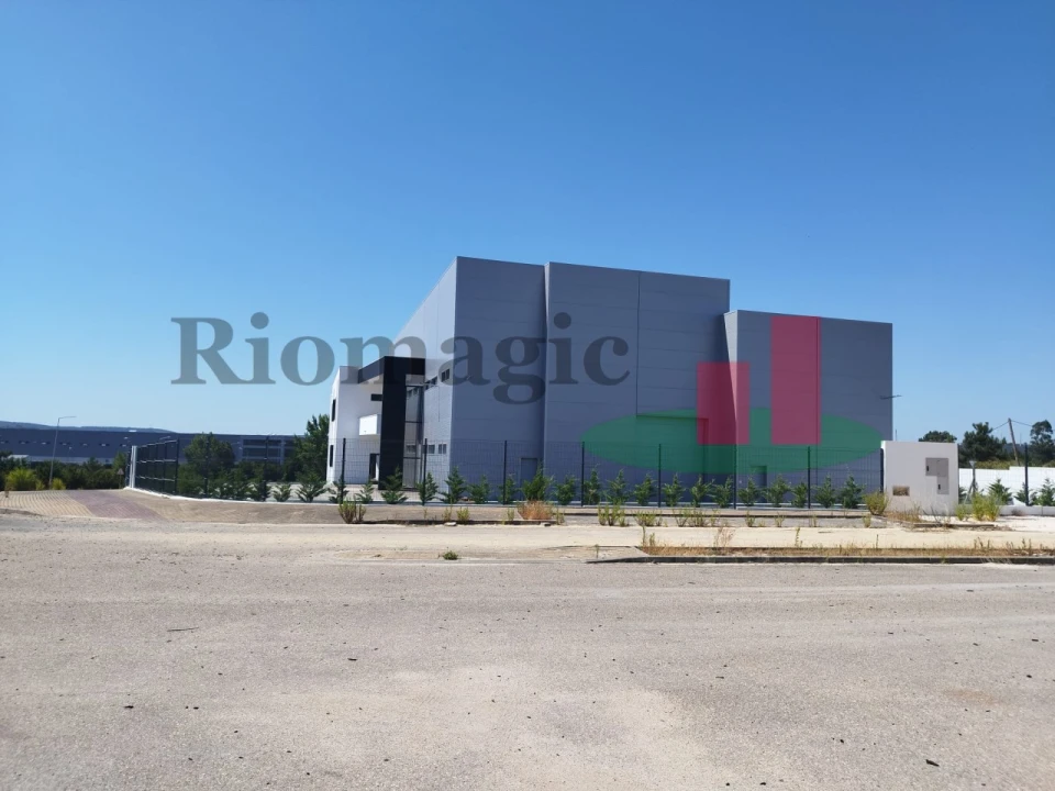 Armazém para Venda em Rio Maior Foto 14
