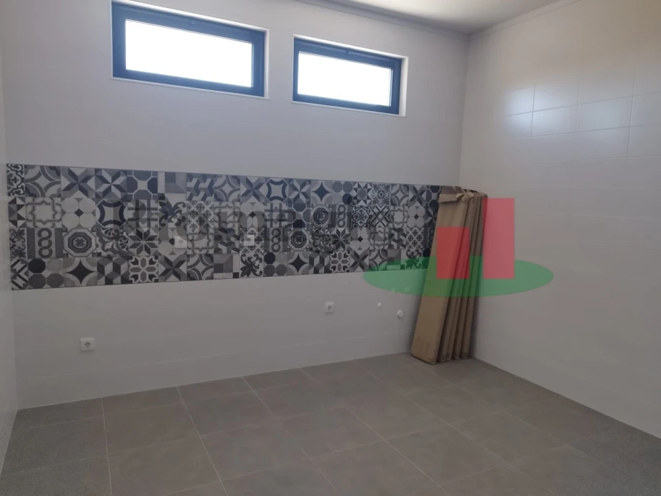 Armazém para Venda em Rio Maior Foto 38