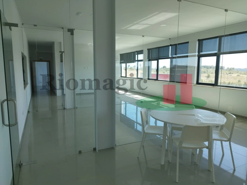 Armazém para Venda em Rio Maior Foto 48