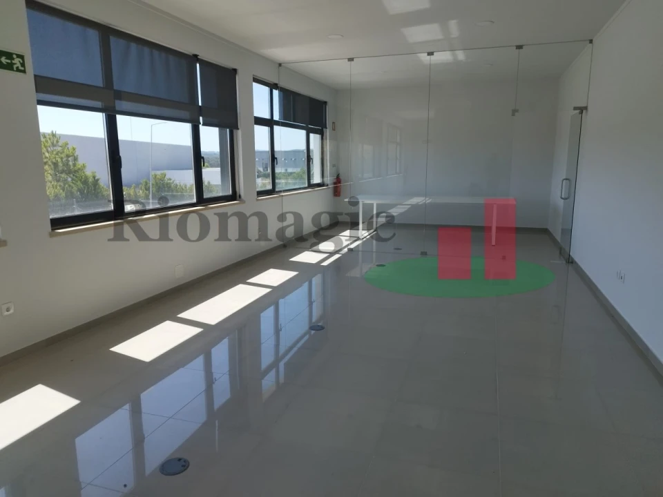 Armazém para Venda em Rio Maior Foto 47