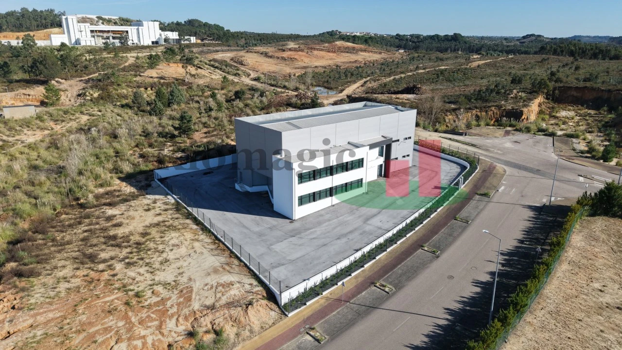 Armazém para Venda em Rio Maior Foto 70