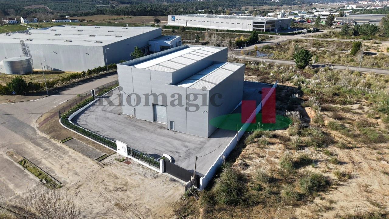 Armazém para Venda em Rio Maior Foto 3