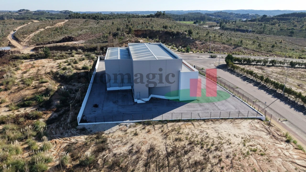 Armazém para Venda em Rio Maior Foto 77