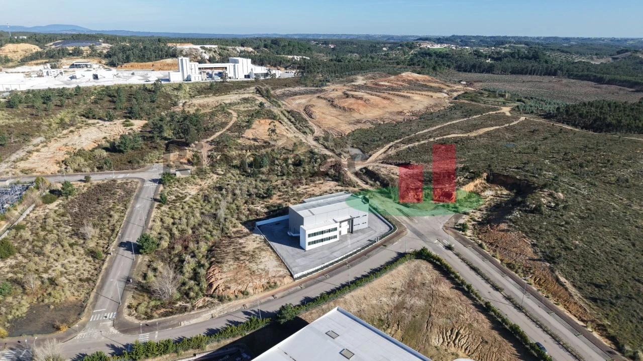 Armazém para Venda em Rio Maior Foto 80