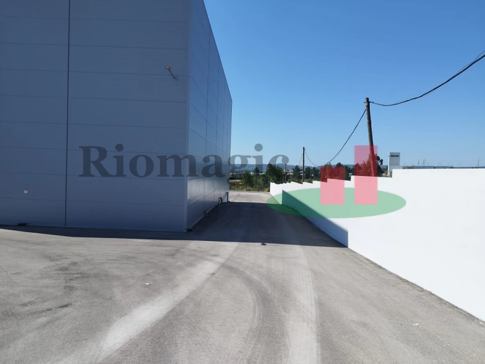 Armazém para Arrendamento em Rio Maior Foto 21