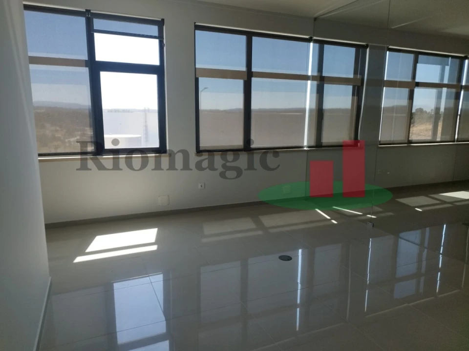 Armazém para Arrendamento em Rio Maior Foto 51