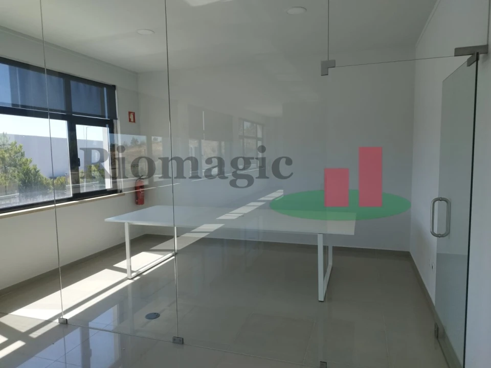 Armazém para Arrendamento em Rio Maior Foto 46