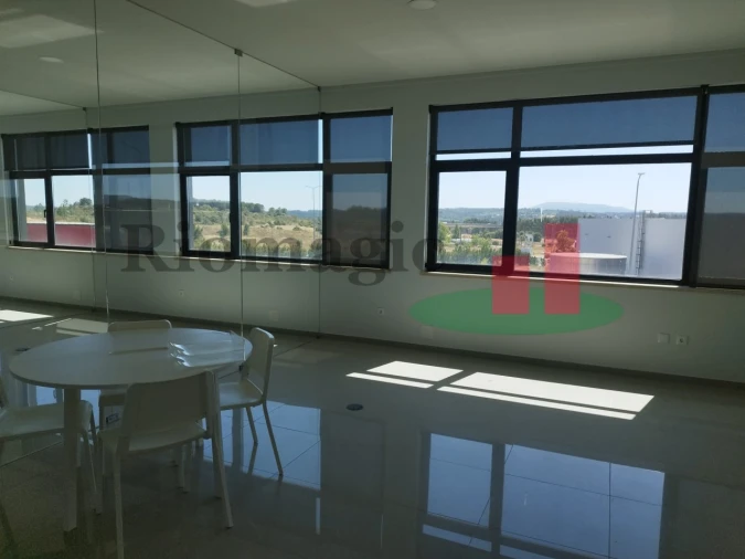 Armazém para Arrendamento em Rio Maior Foto 55