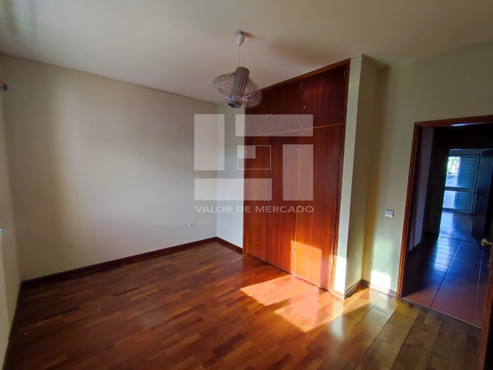 Moradia T4 para Venda em Sernancelhe e Sarzeda Foto 5