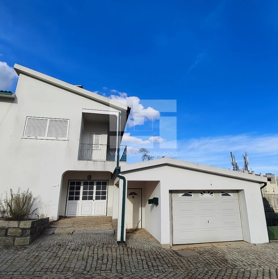 Moradia T4 para Venda em Sernancelhe e Sarzeda Foto 2