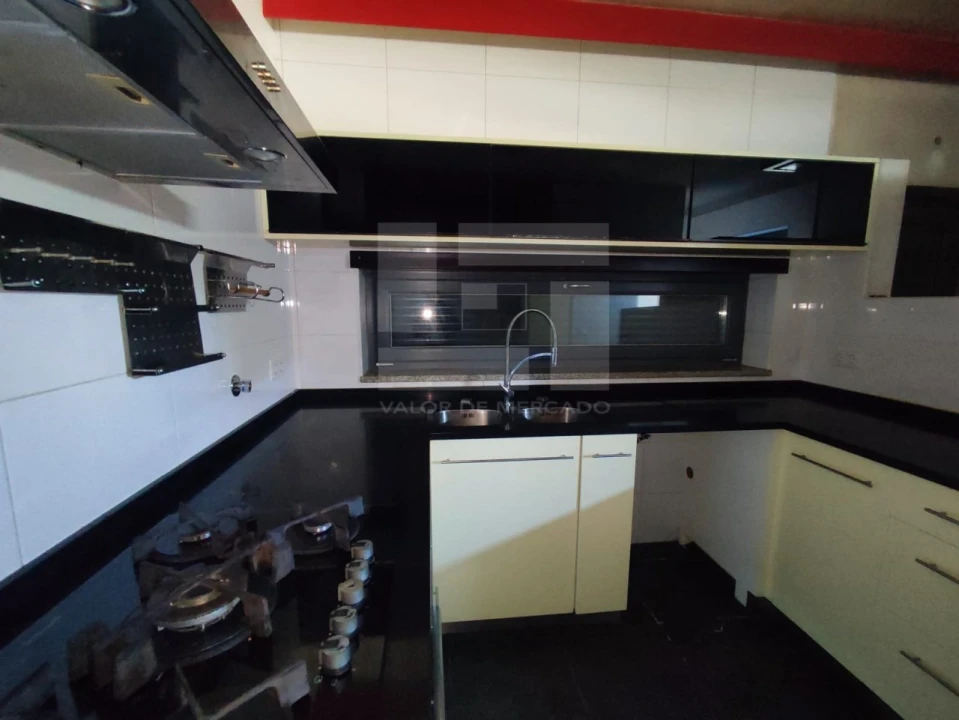 Moradia T4 para Venda em Moimenta da Beira Foto 17