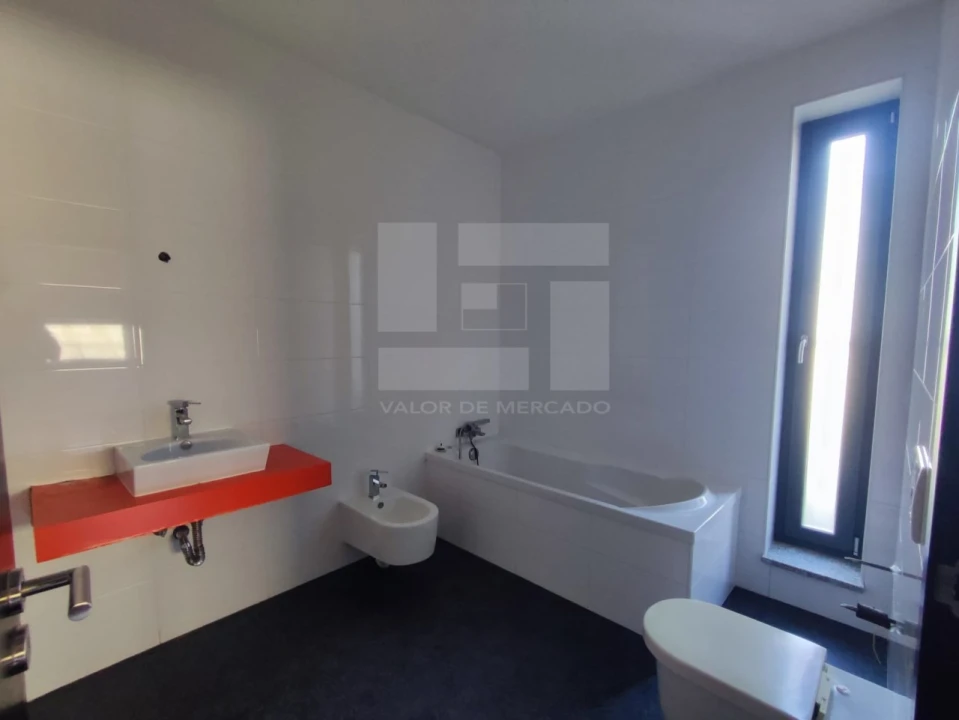 Moradia T4 para Venda em Moimenta da Beira Foto 29