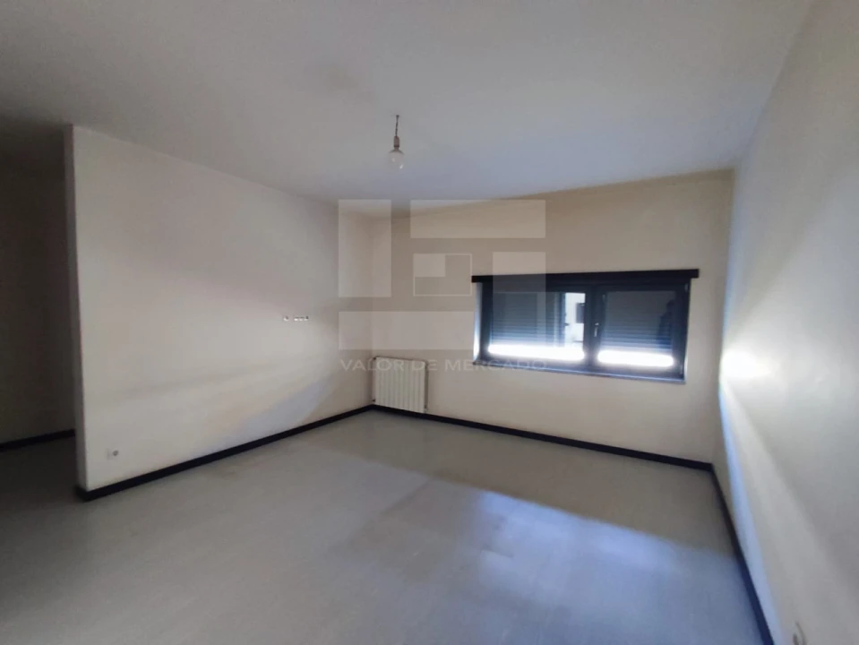 Moradia T4 para Venda em Moimenta da Beira Foto 31