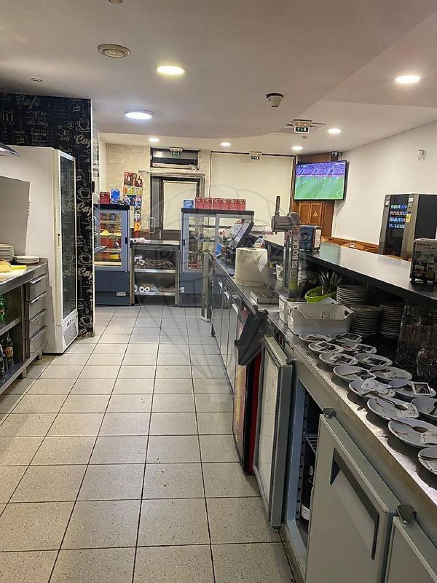 Negócio para Venda em São Pedro de Castelões Foto 4