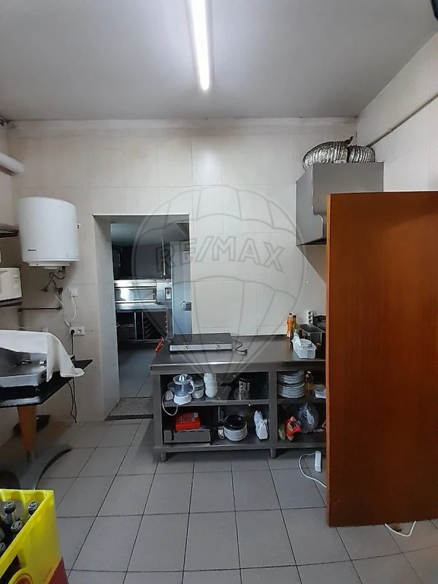 Negócio para Venda em São Pedro de Castelões Foto 8